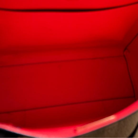 Vintage Kate Spade Annelle Arbour Hill
leather tote. Normal wear sold as is. - Picture 9 of 10